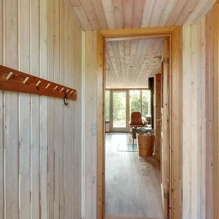 Jaane - 650m To The Fjord By Interhome Hemmet